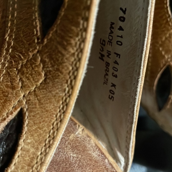 Frye leather pump with stressed studded leather. Size 9 1/2M - Picture 3 of 6